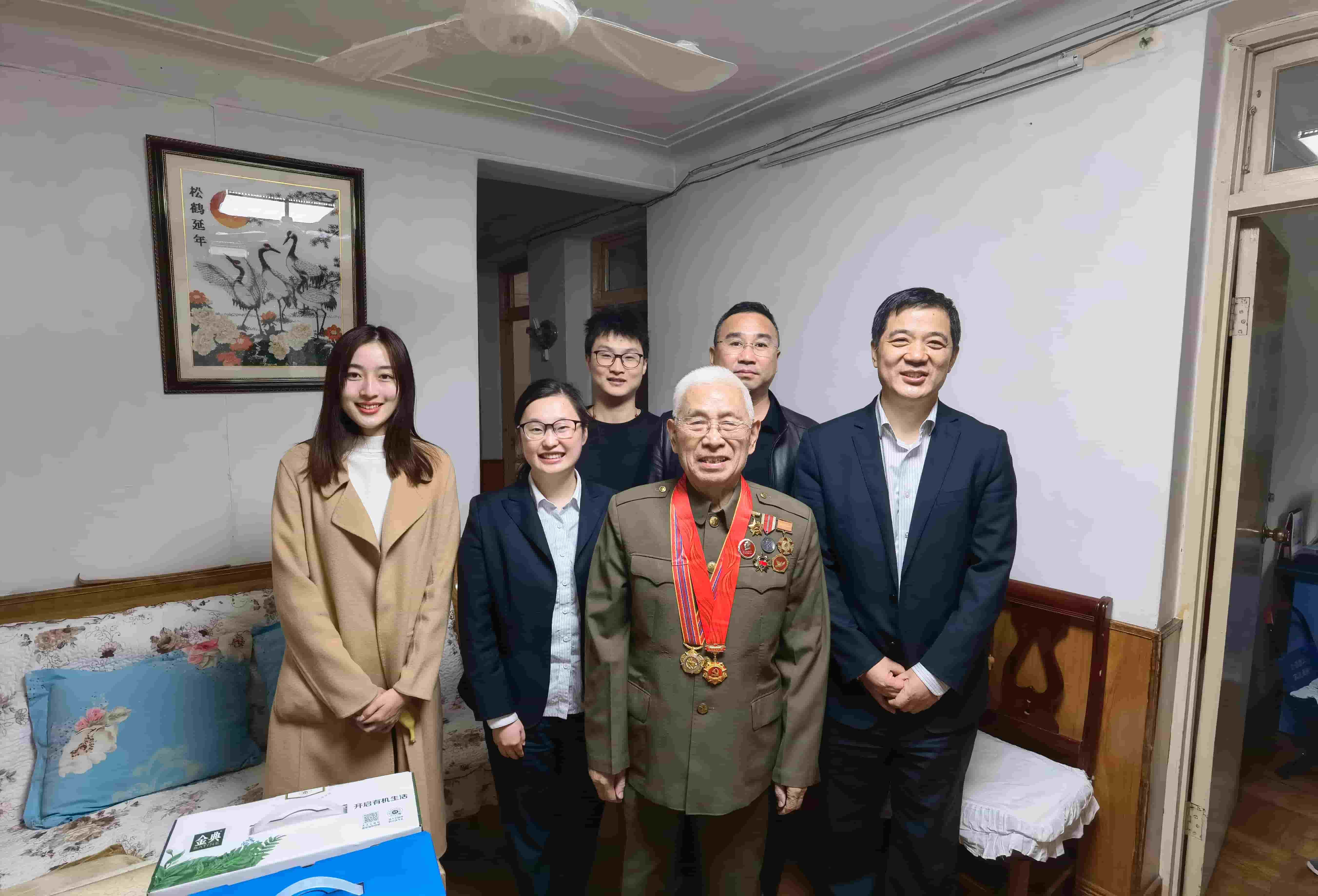 freecompress-2021年11月19日，九游（9Game）官方网站-体育竞技领航者联合合肥市军队离退休干部第四干休所党支部，看展“忆党史、悟初心、担使命”主题活动